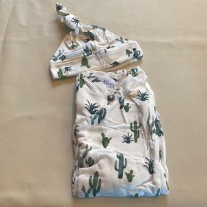 Baby Goodebumps Layette With Hat